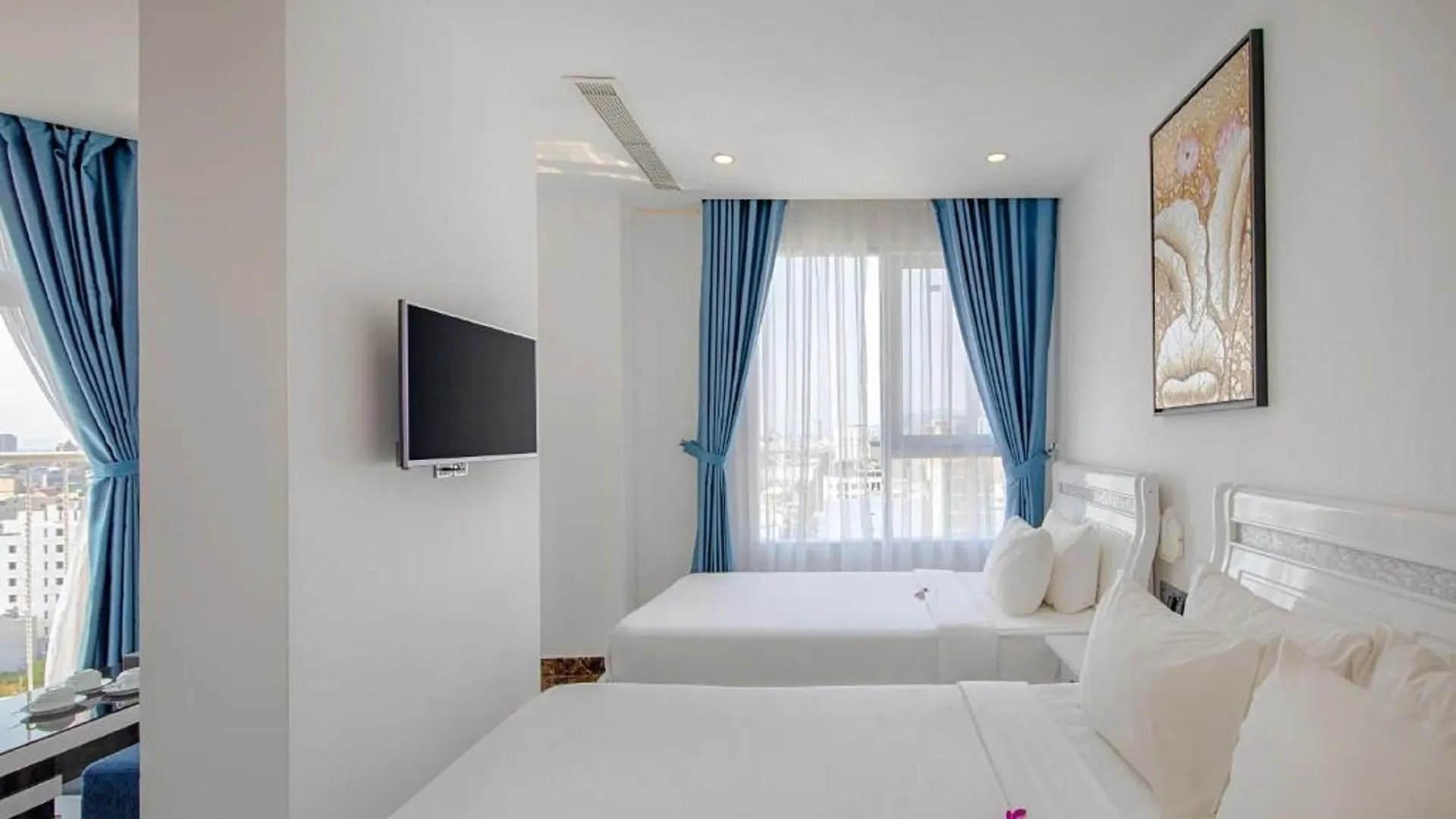 Sea Queen Hotel Дананг
