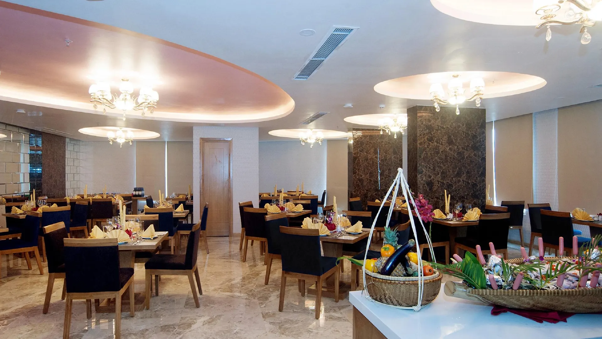 Sea Queen Hotel Дананг