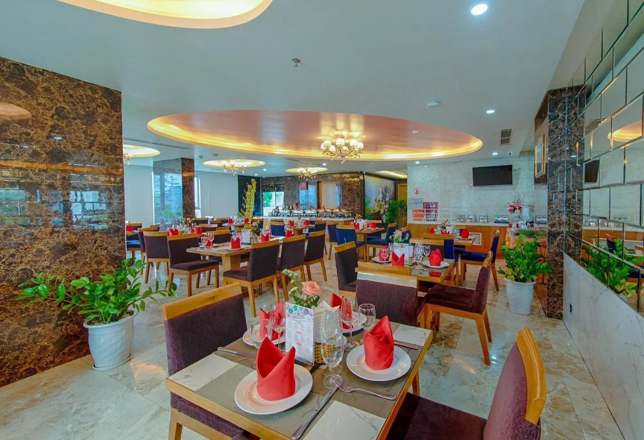 Sea Queen Hotel Дананг